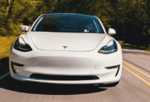 Tesla 7 milyonuncu otomobilini üretim hattından indirdi!