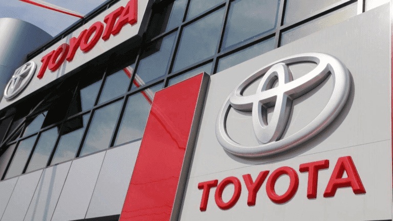 Toyota’nın Küresel Üretimi Düşüşte, Satışlarda Yeni Rekor!